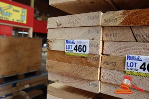 6x LENGTHS OF STRUCTURAL MGP 10, UNTREATED PINE TIMBER, APPROX 240 x 45mm x 2.4m