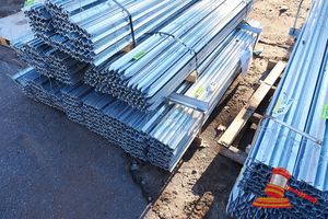 23 · GALVANISED STEEL POSTS, 200 x 1.8M
