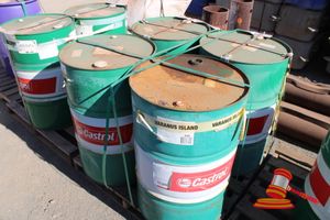 82 · 4X CASTROL HYSPIN AWS 32 ANTI WEAR HYDRAULIC OIL 205L