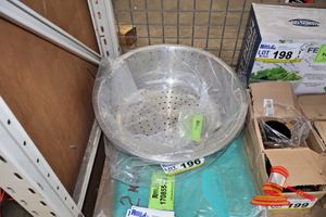 196 · S/S CHINESE COLLANDER 38CM
