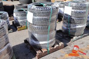 26 · 5 X TOYO TYRE, MODEL: M55, 225/75R16, POSS UNUSED (WRAPPED)