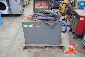 1 · 1 X LINCOLN ELECTRIC IDEALARC DC-600 DC ARC WELDER WITH LN-9 WIRE FEEDER, CODE NO: 558 AND 1037-1, SN:159401 AND 190917, RATED OUTPUT 600 AMPS 44 VOLTS, THREE PHASE, UNTESTED (SOME MARKS), APPROX; 940MM D X 550MM W X 740MM H, ON A PALLET