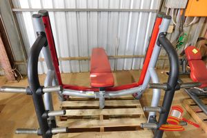 32 · MATRIX MAGNUM BREAKER OLYMPIC INCLINE BENCH (ASSET# N/A)