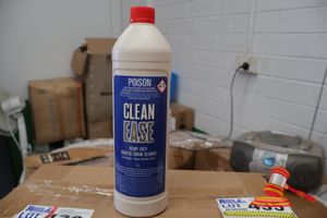 2x BOXES OF CLEAN EASY HEAVY DUTY DRAIN CLEANER, 1L PER BOTTLE, 20x BOTTLES TOTAL