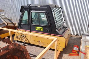 Caterpillar TRIPLE 7D ROPS/FOPS operator cab assembly . (HEAVY WEAR / RUST / PAINT DAMAGE / EXPOSED WIRING