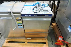 32 · WASHTEC MOFFAT INDUSTRIAL DISHWASHER, MODEL# XUWX0030, SERIAL# 161846, 240V-ISA (CMR158840, #TCKU9793586-WHEATSTONE)