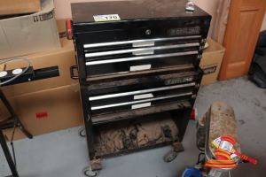 170 · GEELONG TOOL BOX ON WHEELS WITH ASSORTED TOOLS