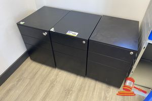 199 · 3 X METAL MOBILE 3 DRAWER PEDESTAL CABINETS. BLACK. APPROX 390 X 500 X H600MM