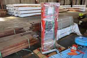 88 · 1 X HYDRAULIC PRESS WITH RAM, UNTESTED