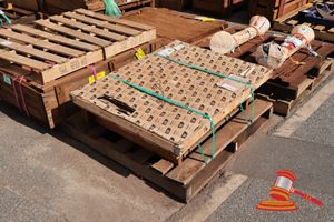 1 X Catpillar Rh Frame, P/N: 271925, Approx; 1.2m W X 90cm D, Boxed, On A Pallet