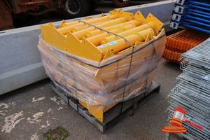 1 Pallet of Approx 50 Bollards with Base Plates - 1000mm high x 120mm round