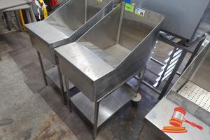 26 · STAINLESS STEEL PORTABLE CHIP DUMP STATION. APPROX 470 X 800 X H1200MM