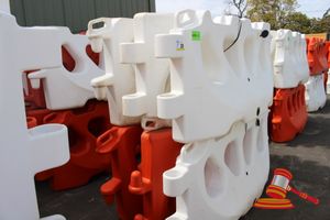 28 · 6 x Water Fill Barriers, Make: Alliance Mouldings, Model: Trafix2000, Approx Overall Dimensions: 2000mm x 900mm, including 4 x White and 2 x Orange