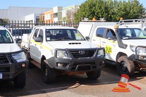 2012 Toyota Hilux SR Dual Cab Tray White, 4 x 4, Auto, 3.0L Diesel Reg #: Unlicensed ODO: 52,118 Kms Showing on Clock Eng #: 1KD5866350 VIN: MR0FZ22G201067684 Features: Air Conditioning, Power Steering, Smartbar, Sidesteps, Toolbox, Spare Tyre, Towbar. (S44#RITM0737606), (Disp# 1306), (Asset # 03H6642),(*Key # 45, WP#4916*) Condition: **Passenger Front Guard Loose, Chipped Windscreen, Cluster Change 18/10/2021 - Odo 223k Kms As Per Vendor.** Panel: FAIR, Paint: POOR, Glass: FAIR, Tyres: POOR, Da