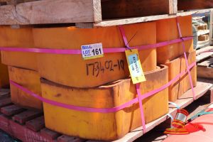 161 · 24 X LINER 400X400X250 SQR TOPDECK BEAM, L 120 X W 120 X H 70 (CM) YELLOW POLYURETHANE, STACKED ON PALLET (SOME MARKS), (B2572517)
