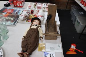34 · VINTAGE LIMITED EDITION FRANKLIN HEIRLOOM DOLLS COCA-COLA EDITION, PORCELAIN DOLL WITH WOODEN CRATE