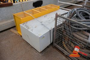 128 · 1X SPILL CREW YELLOW METAL AEROSOL SAFETY STORAGE CAGE. APPROX 660MM X 470MM X H1720MM. GOOD CONDITION, 2X 2 SECTION LOCKERS. GREY. ONE LOCKER HAS A DENT IN THE SIDE. APPROX 380MM X 460MM X H1810MM. (AVERAGE CONDITION /SOME RUST/MARKS) (P)
