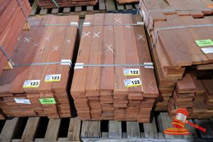122 · PACK OF JARRAH DECKING FEATURE, 108 LM, 086 x 019, , 9.82M2 WITH 9.5mm GAP (PACK NO: 320026180) TRANSPORT DIMS PACK SIZE L900 x W520 x H450