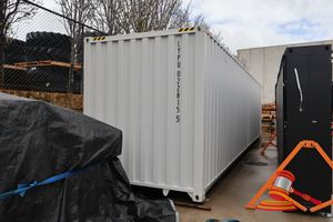 4 · 40 FOOT UNUSED 2025 SHIPPING CONTAINER,NUMBER: LYPU0228155,2 LOCKABLE WINDOWS, SIDE ENTRANCE, SIDE LIFTER AND BOOKING TIME REQUIRED ON PICKUP