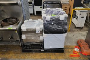 24 · ICE MACHINE 350KG/DAY, ON PALLET (UNUSED)