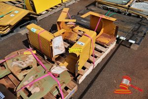 4 X Caterpillar Corner Guards, Cat P/N:442-5163, Yellow, (Some Marks / Dust), On Pallet. (B6064175)