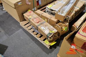 118 · ASSORTED MACHINERY PARTS, INCLUDES: CATERPILLAR CYL GP-HYD, CAT P/N:448-2119, CATERPILLAR PART 574-9697 MOTOR GP - FAN , LINCOLN PUMP TUBE ASSEMBLY MODEL: 84998 (POSS SKF BRAND), VARIOUS OTHERS, ON A PALLET (SOME MARKS) (PO 81952041/04)(B7149317)
