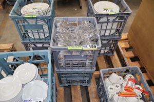 APPROX 50 X PLASTIC WINE/CHAMPAGNE GLASSES, CLEAR , IN 2 X MILK CRATES