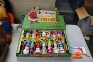 65 · 1 X STAR LIGHT XMAS TREE LAMPS SET, VINTAGE, APPROX 16 X FIGURAL BULB COVERS, WITH ORIGINAL BOX, UNTESTED (TANGLED CORDS)