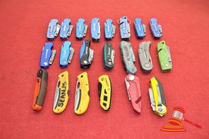 39 · 20 X ASSORTED MULTIPURPOSE TOOLS AND POCKET KNIVES