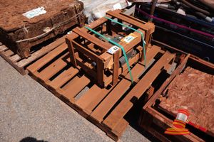 1 X 40547s71 Valve Approx; 370 X 290 X 120mm D, Some Marks, On A Pallet (S44#4974989690, Dr# 1801, West Angelas)