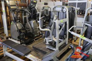 1 X Technogym Pectoral Chest Press Machine, Approx 100kg Weight Stack, Untested (Some Marks), Approx; 1.3m W X 80cm D X 1.4m H, On A Pallet