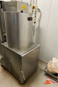 213 · 2010 VERINOX AUTOMATIC SMOKE GENERATOR. MODEL SK4N. SERIEL No 3119. 415V 1.7KW. APPROX OVERALL DIMENSIONS 800 X 1100 X H1800MM . SELLER TO DISCONNECT SERVICES AND REMOVE INTERNAL BUILDING WALLS TO ASSIST REMOVAL. PURCHASER TO REMOVE USING SPECIALIST REMOVALIST. INSPECTION RECOMMENDED TO ASSESS REMOVAL REQUIREMENTS.