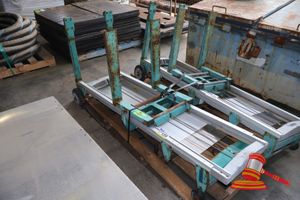 120 · 1 X VERTICAL PERSONNEL LIFT, MAX LOAD: 181KG, MODEL; GL8WFH, TURQUOISE AND WHITE (SIGNIFICANT RUST / WEAR), APPROX; 570 MM W X 1.8M H X 830MM L, UNTESTED