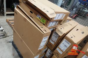 PALLET OF APPROX 30 X VARIOUS SAMSUNG 24 INCH MODELS LCD MONITORS (NO STANDS), QUANTITY OF DELL MONITOR STANDS, ALL ITEMS UNTESTED (SOME MARKS / NO CABLES)