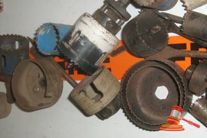 66 · QTY OF ASSORTED HOLE-SAW CUTTERS