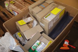 62 · APPROX 10 X BOXES OF AUTOMOTIVE PARTS AND CONSUMABLES, INCLUDES: CRC AIR DUSTER, VARIOUS AEROSOL CANS, BAG OF RAGS, BLACK AUTOMOTIVE HOSE, IN A BOX ON PALLET