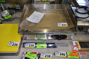 243 · ELECTRIC BENCH TOP GRIDDLE 55*43*25