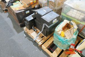 38 · 4 ABB CONTROL KU C711 AE101, S/N- G072347033, G072347040, G072347029, G0732347028, 4x ABB POWER SUPPLY 10EC 1/0 INTERFEUE, S/N- H072410089, H072412043, H07212044, H072410021 ON A PALLET ( B8230672 )