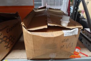 415 · 1 X CARTON QTY: APPROX; 250, 40MM MALE VALVE ADAPTER, WHITE, PART NUMBER: MP0021, (POSS UNUSED, BOXED)