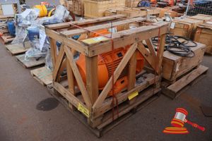 43 · WEG ELECTRIC MOTOR, MODEL KTE42A W22 M, 415V, 77.9A, 3KW, 50HZ, WEIGHT 560KG, IN CRATE, APPROX DIMENSIONS 1300MM L X 1200MM W X 1200MM H. (S44#4971869329/A, DR#1704, 7 MILE)