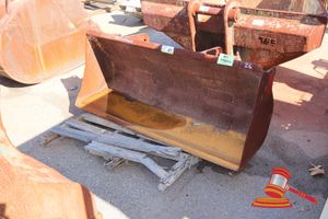 41 · 1 X EXCAVATOR BUCKET FOR TELEHANDLER HEAVY DUTY, APPROX 1.5M WIDTH (SOME RUST / PAINT WEAR)