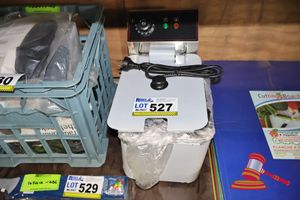 527 · BENCH TOP FRYER SGL PAN