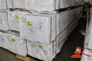 13 · JARRAH SKIP DRESSED, FEATURE, 100mm x 25mm, 410LM, TRANSPORT DIMS L5.7 x W500mm x D430mm, APPROX WEIGHT 800/900KG, RANDOM LENGTHS (PACK# 320029853)