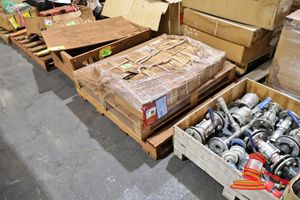 95 · APPROX 6 X BOXES, CATERPILLAR MACHINERY PARTS, INCLUDES: CAT GEAR P/N:9D-0120, (POSS UNUSED, BOXED, ON A PALLET)
