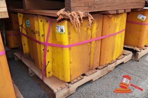36 · MULTOTEC BEAM LINERS, 400X400X540, INCLUDES:APPROX 8 X LINER SQUARE BOTTOM DECK, YELLOW, DIMENSIONS: 1.2M X 1.2M X 700MM ON PALLET, WEIGHT: 300KG PER BUNDLE, MULTOTEC PART NO: 292656 (USED, SOME MARKS), (B9218372)