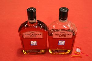 142 · 2 X JACK DANIEL'S GENTLEMAN JACK TENNESSEE WHISKY 1L
