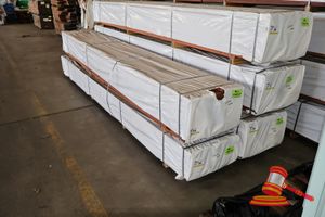 34 · JARRAH SKIP DRESSED, FEATURE, 100mm x 19mm, 330LM, TRANSPORT DIMS L3.7 x W500mm x D350mm, APPROX WEIGHT 400/500KG, RANDOM LENGTHS (PACK# 320029848)