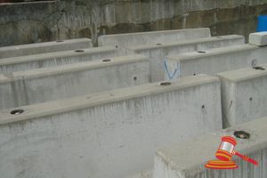 154 · 9 x CONCRETE ROAD BARRIERS, 2000mm LONG