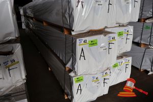 42 · PACK OF JARRAH SKIP DRESSED, FEATURE, 100mm x 25mm, PACK SIZE L5.9MT x W550mm x H450mm =900kg, 407LM (PACK# 320027111)