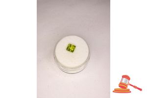18 · PERIDOT, SQUARE CUT, 1.1 CTS